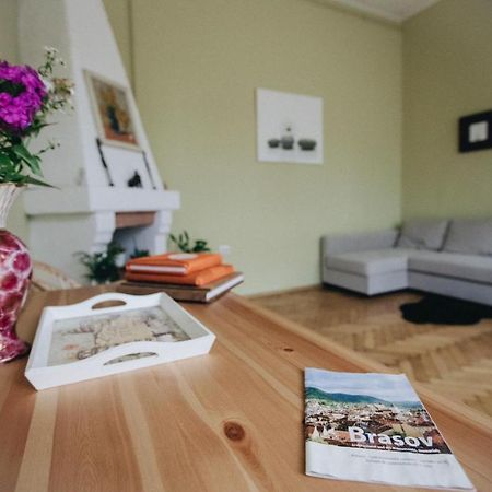 Love Nest Apartment Brasov Bagian luar foto